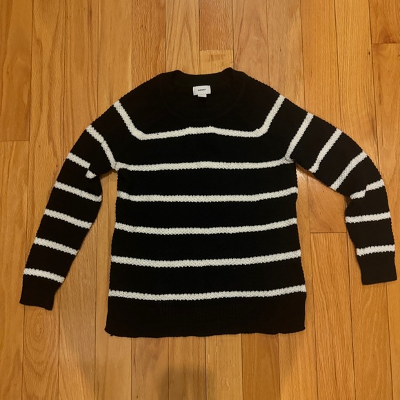 Old Navy Classic Black Knit Sweater - Picture 2 of 7